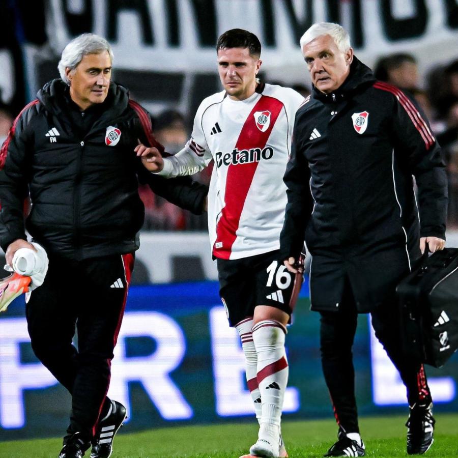 Imagen Regreso y lesión para Bustos en River. No pudo completar el partido por un esguince de tobillo.