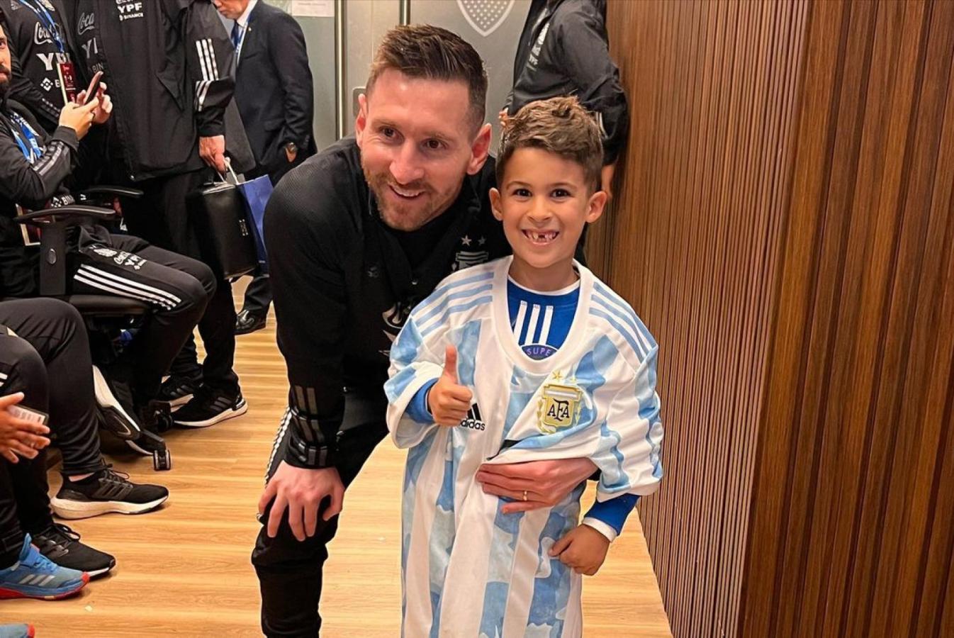 Imagen Sonrisa plena con el capitán de la Selección Argentina.