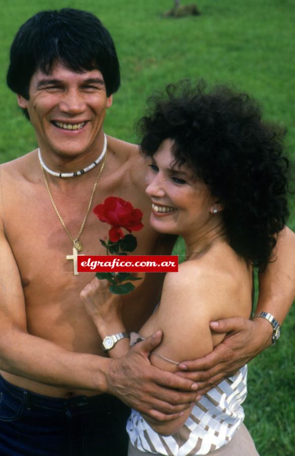 Imagen Julio de 1984. Actor de TV. Con Graciela Borges actuaban en “Pelear por la vida” que se emitía a las 16 horas por Canal Trece, con verdadero éxito.