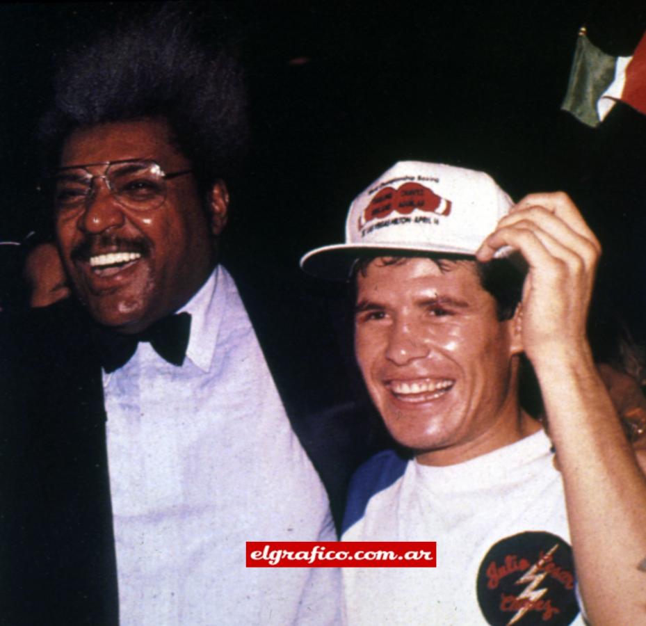 Imagen Chávez con Don King.