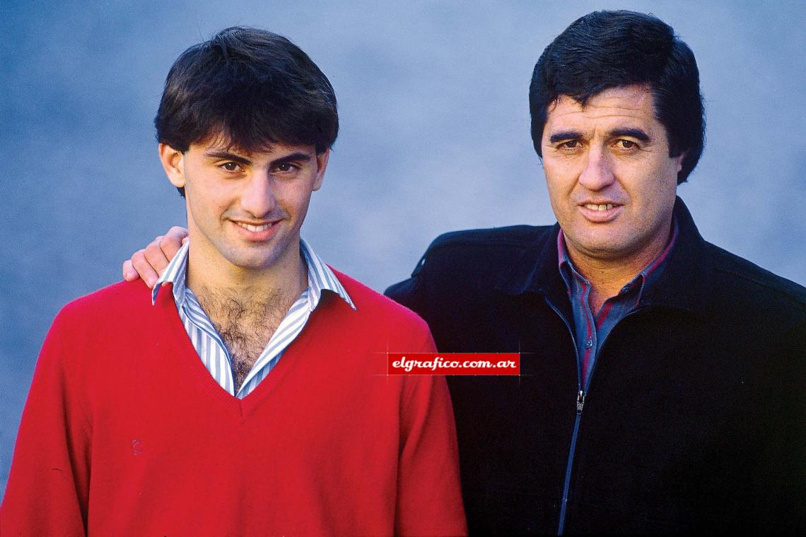 Gambeta. A poco de arrancar en la Primera de Boca, El Gráfico lo juntó con Rojitas (1989).