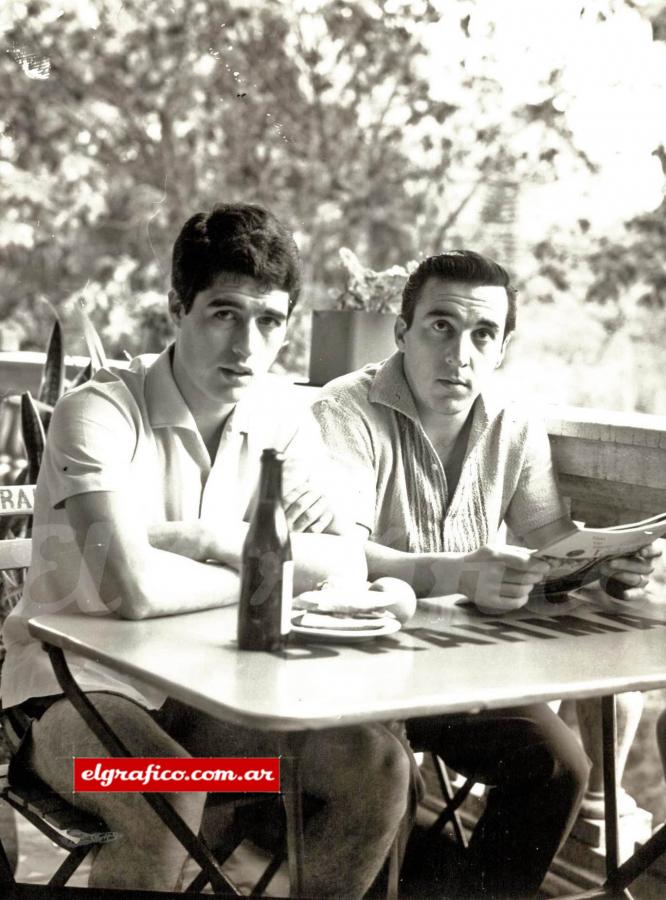 Imagen Norberto Menéndez junto a una gloria de Boca, Angel Clemente Rojas.