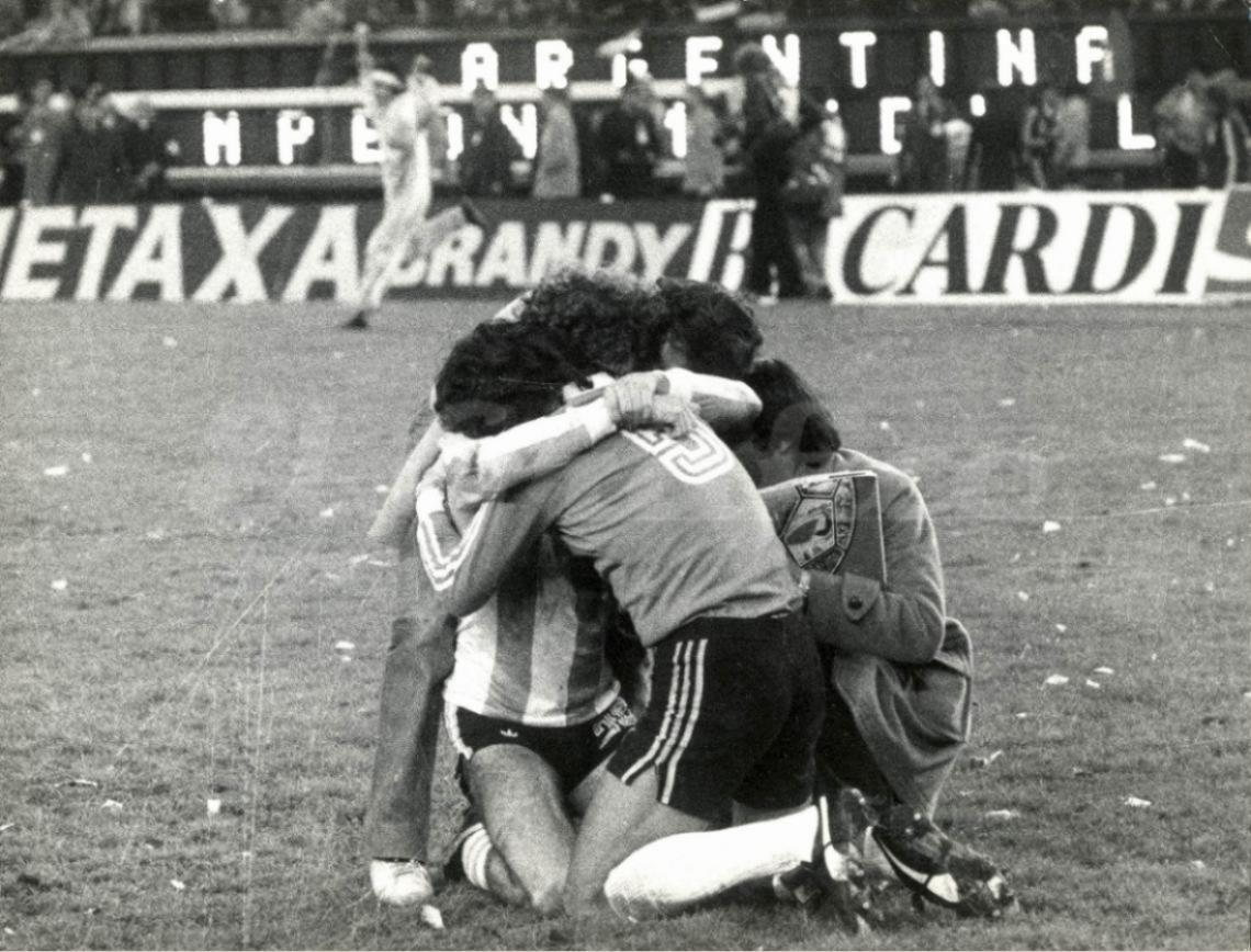 DESPUÉS DEL ABRAZO DEL ALMA. El nombre "El abrazo del alma" fue idea de Osvaldo Ardizzone, periodista de El Gráfico y amigo de Alfieri.