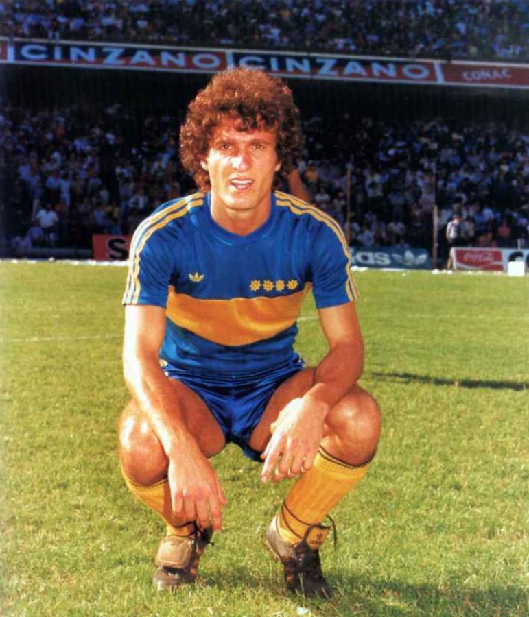 Imagen Ruggeri vistiendo los colores de Boca, club en el cual debutó en Primera.
