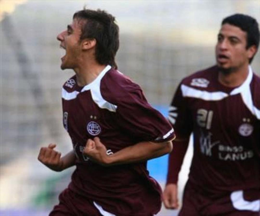 Imagen Eduardo Salvio, con predisposiciòn para volver a Lanùs.