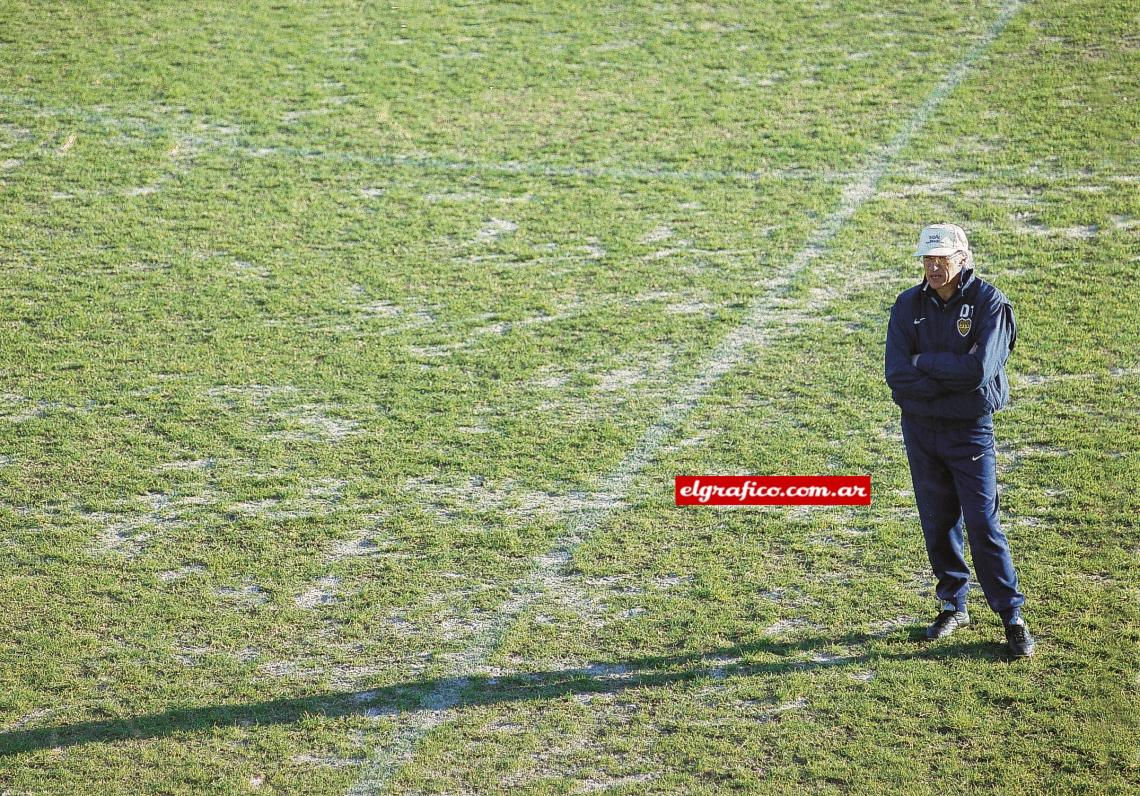 También ganó tres títulos locales. El Apertura de 1998, el Clausura de 1999 y el Apertura del 2000.