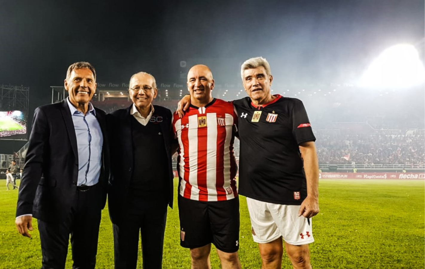 Imagen El mediocampo de Estudiantes de 1982/83, en la reinauguración de UNO en 2019. Foto: ESPN