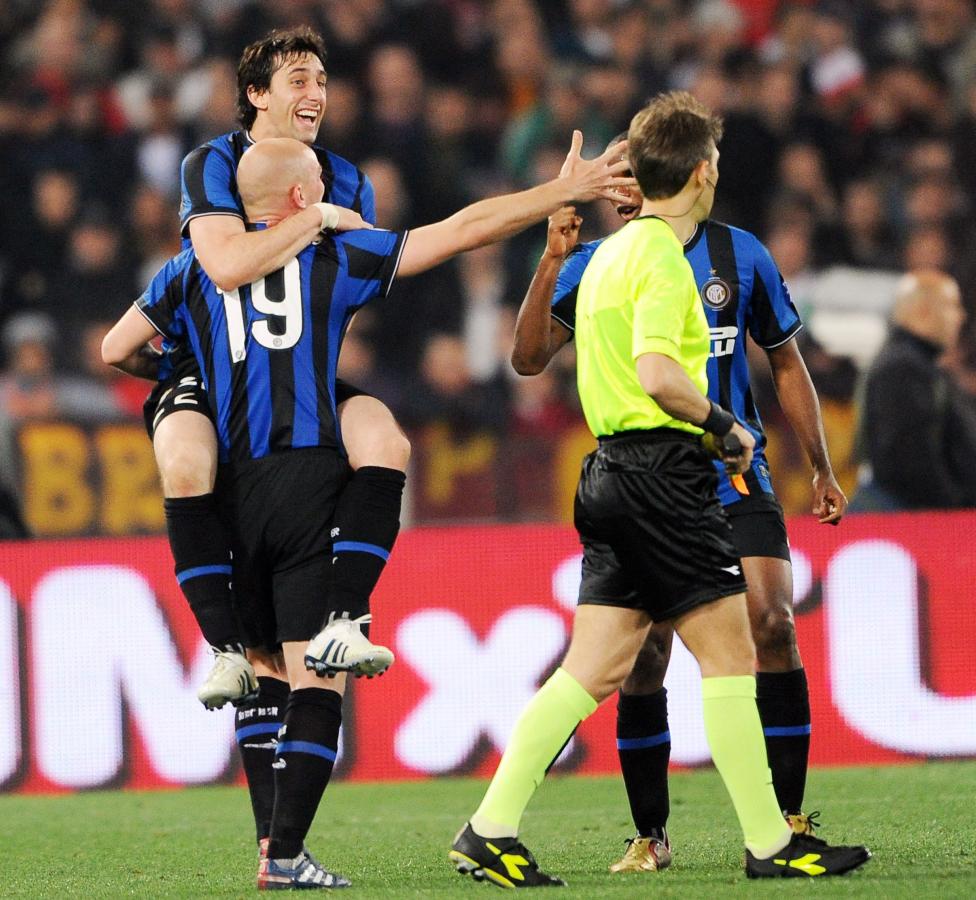 Imagen Diego Milito hizo goles en finales consecutivas de Copa Italia para Inter y fue bicampeón (VINCENZO PINTO / AFP)