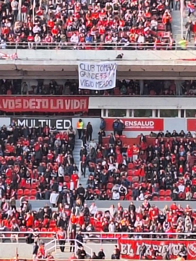 Imagen La bandera en contra de Grindetti en el LDA.