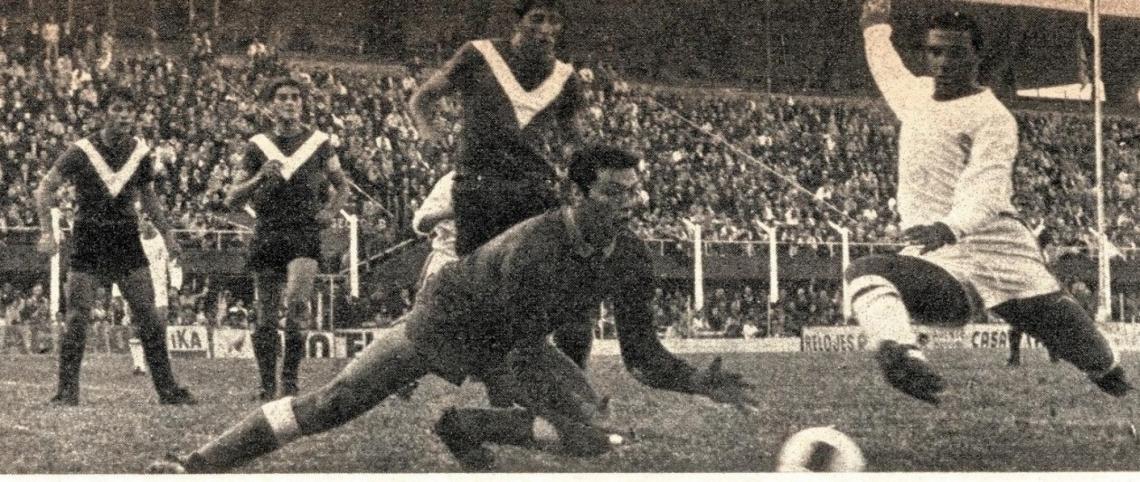 Imagen Las manos de Marín llegarán un segundo antes que el zapato de Araquem.