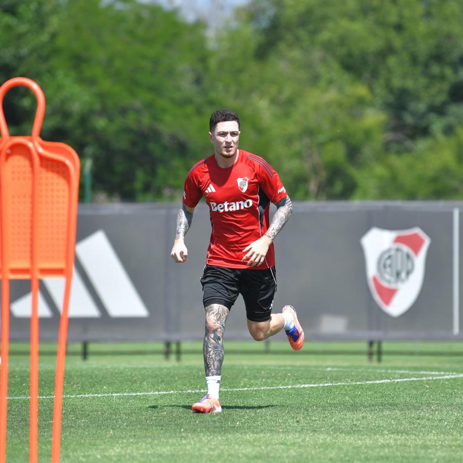Imagen Aníbal Moreno llega para reforzar el mediocampo de River tras la partida de Enzo Pérez.