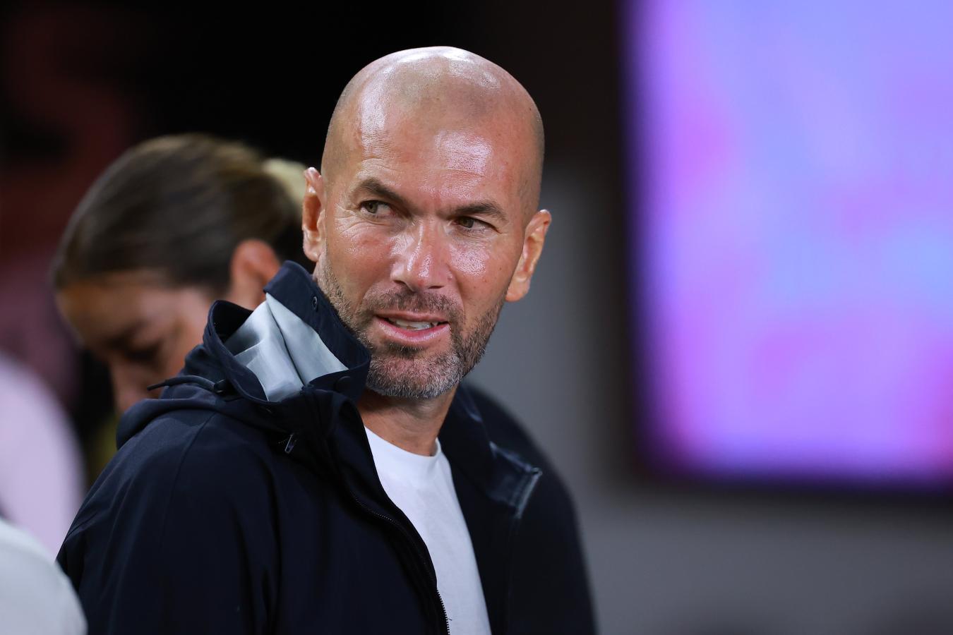 Zinedine Zidane podría volver a dirigir lo busca un gigante europeo