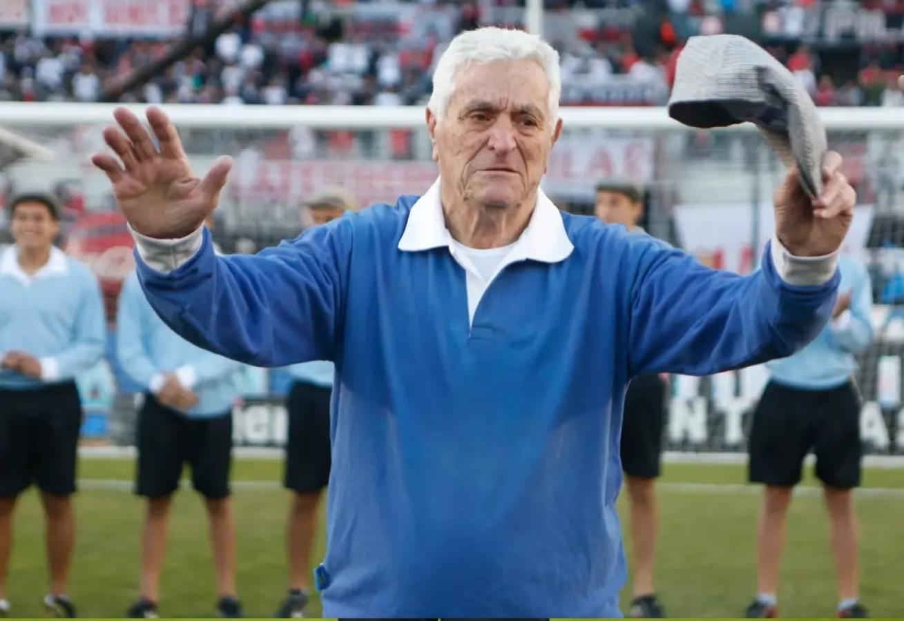 Imagen Muchos especialistas reconocieron que Amadeo Carrizo fue "el inventor" del puesto de arquero.
