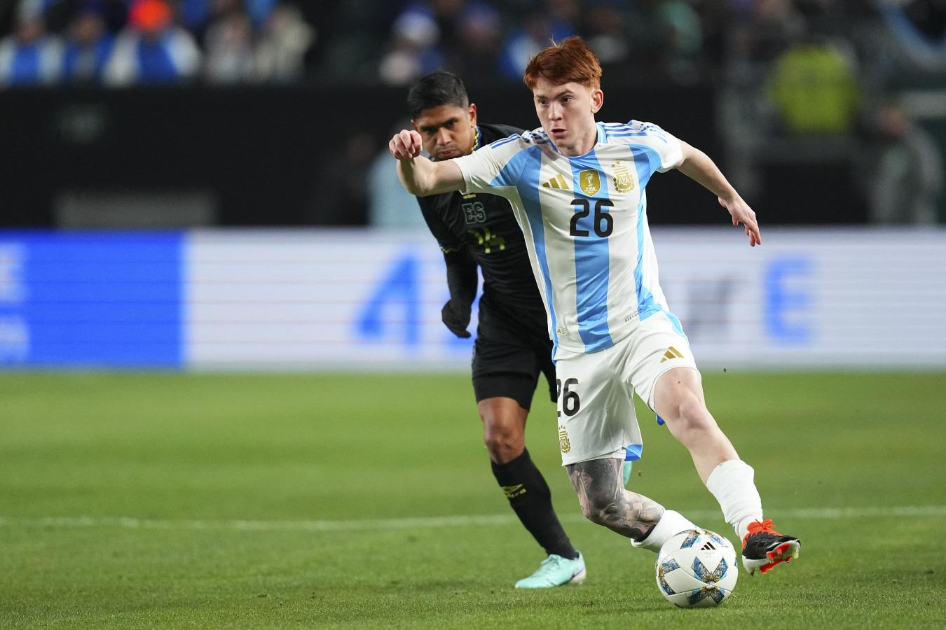 Imagen Valentín Barco debutó y conformó a Lionel Scaloni (IMAGEN AFP).