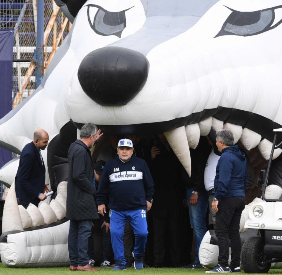 Imagen Diego Maradona el día de su presentación en el Bosque.