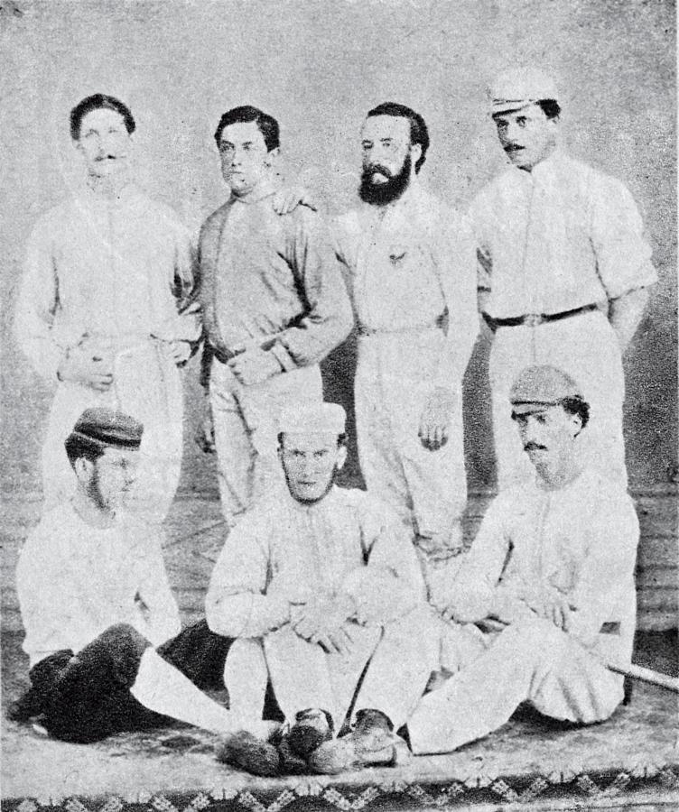 La foto, de 1867: abajo, primero y segundo, Thomas Smith y Thomas Hogg, pioneros.