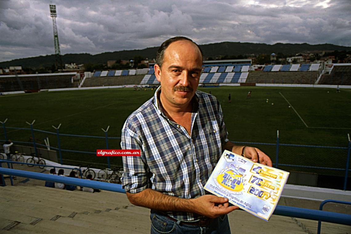 Imagen Dos pilares del club: el presidente Raúl Ulloa y el Bingo del Lobo.