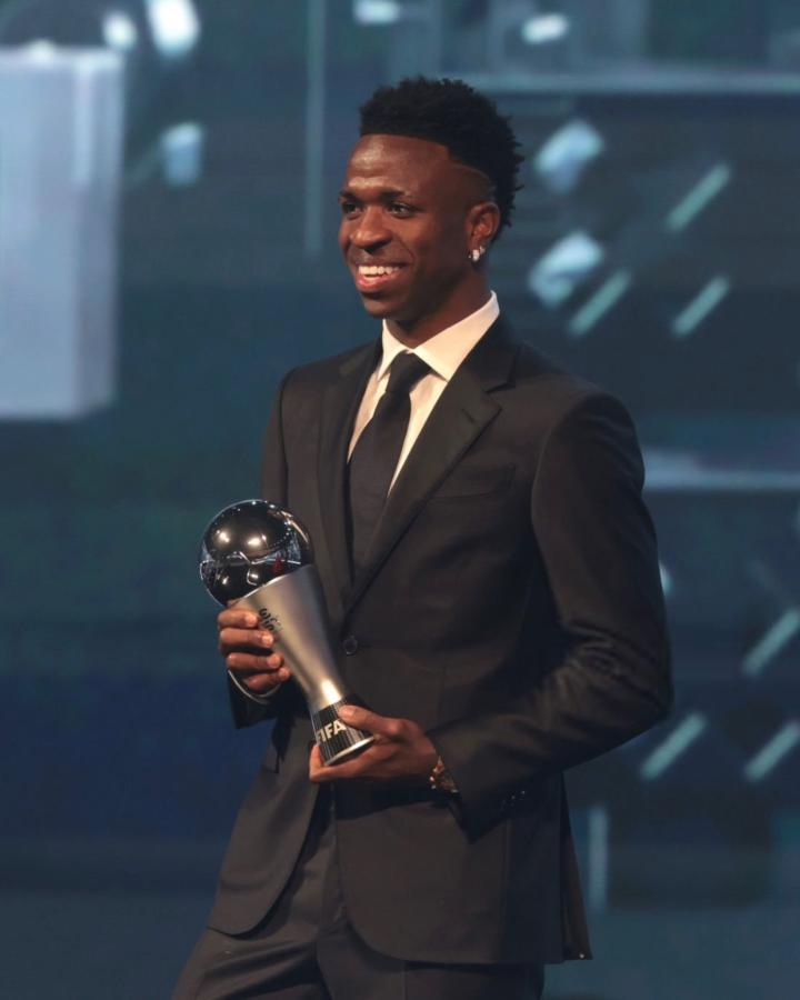 Imagen La alegría de Vinicius por obtener el Premio The Best.