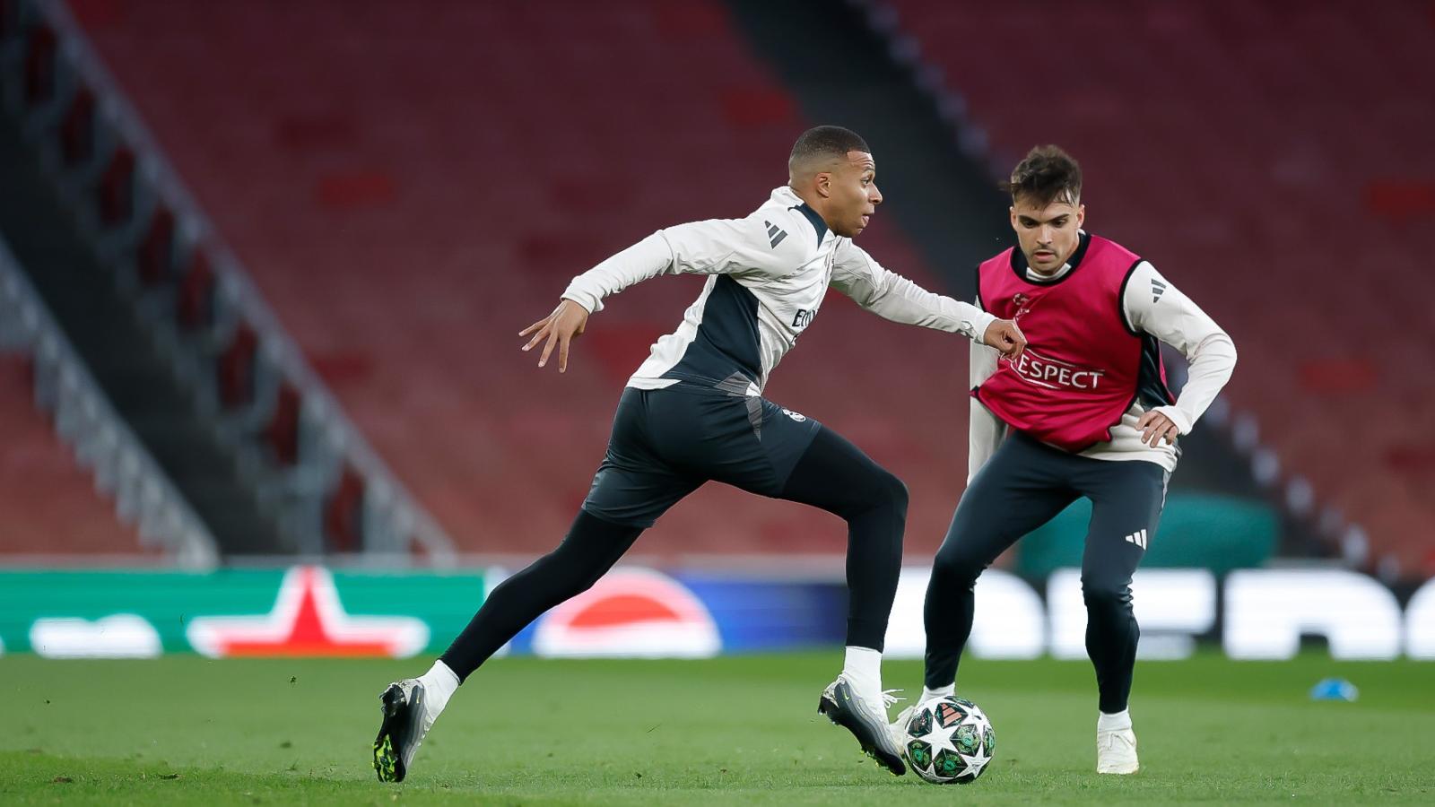 Imagen Mbappé, durante la práctica de Real Madrid en el Emirate Stadium.
