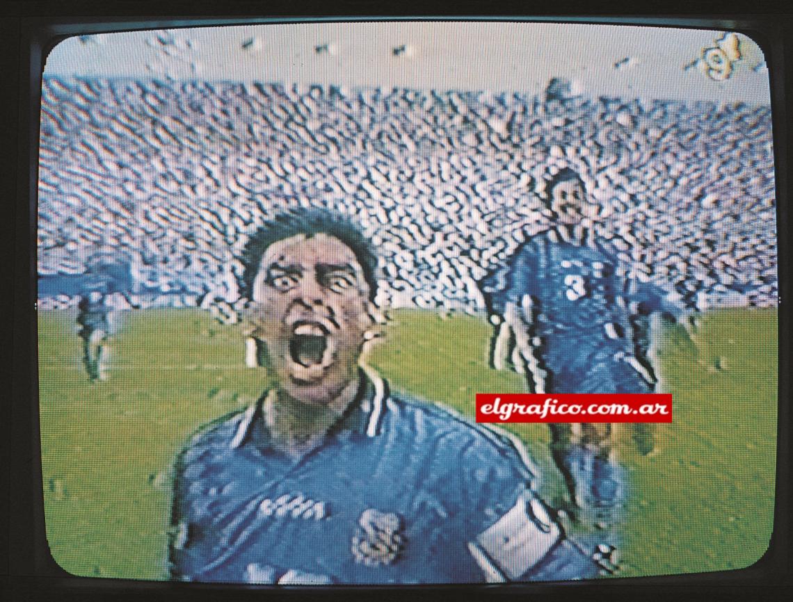 Imagen Festejo de gol a Grecia, en USA 94, su último grito en Mundiales.