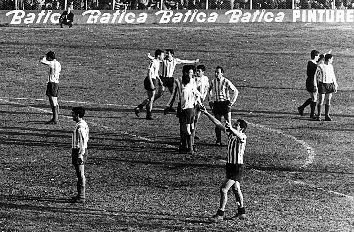 Imagen 1967. el gol de madero en la Final entre Estudiantes y Racing