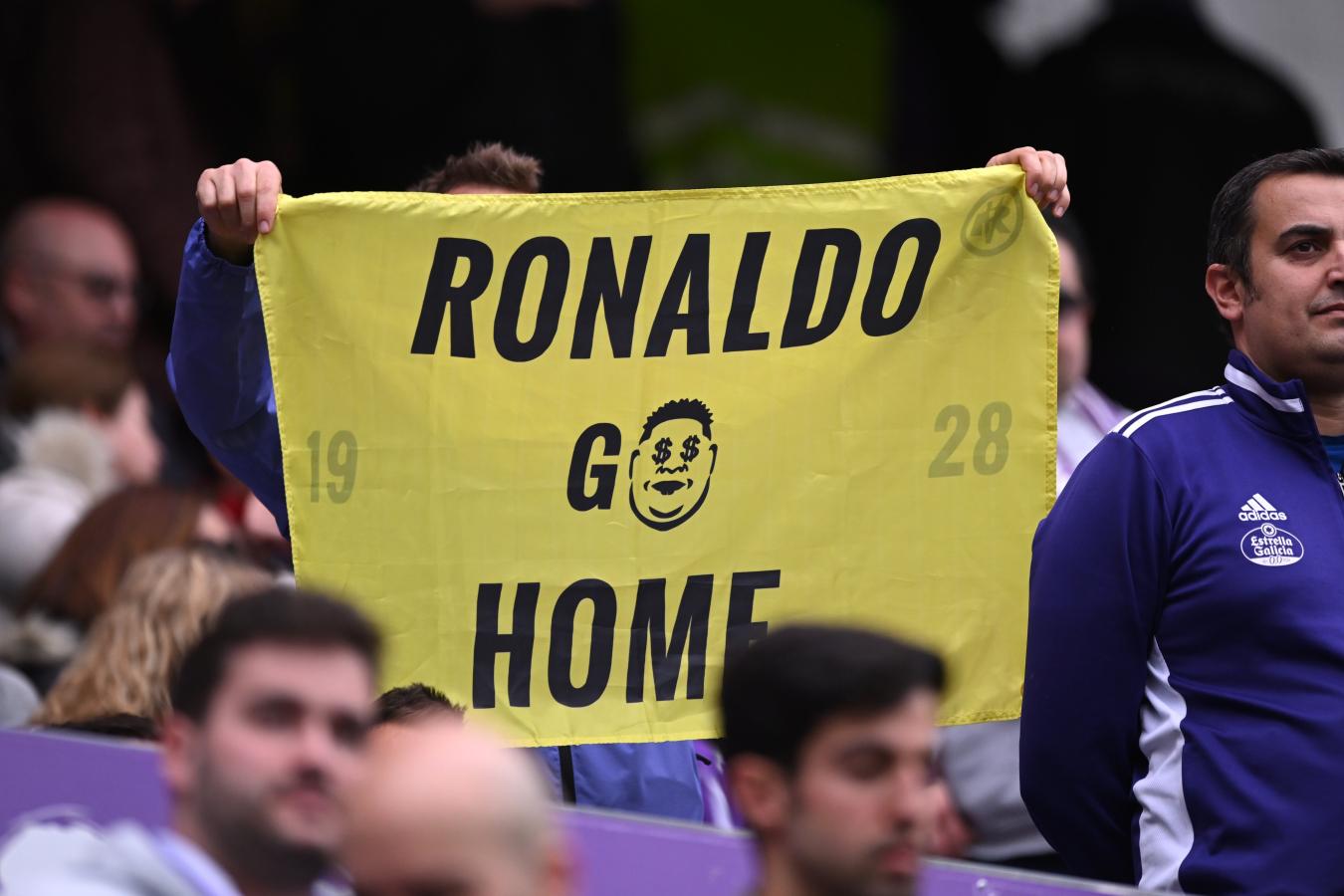 Imagen La bandera de los hinchas en contra de la gestión del brasileño.