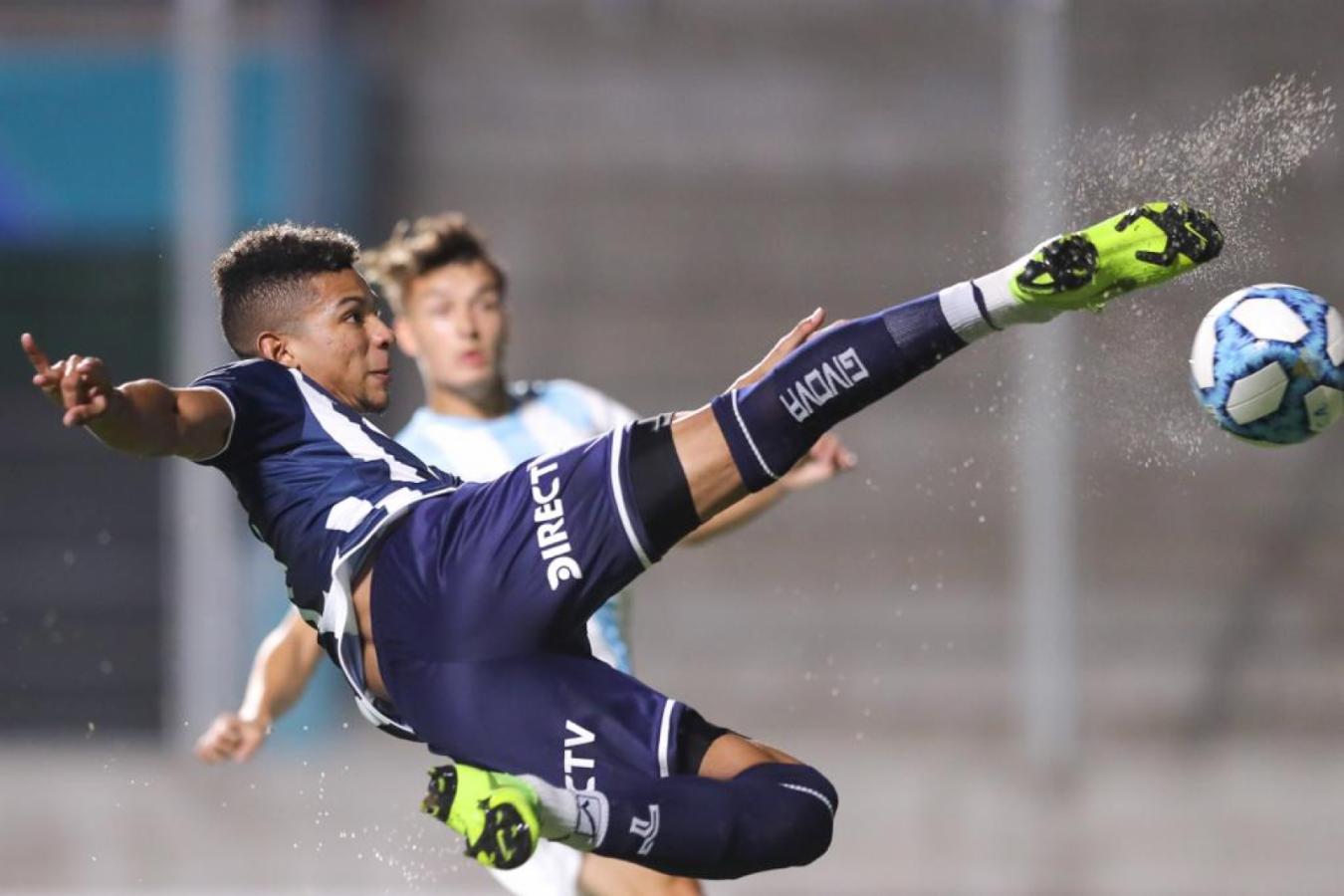 Imagen Diego Valoyes le dio la clasificación a Talleres en la serie de penales