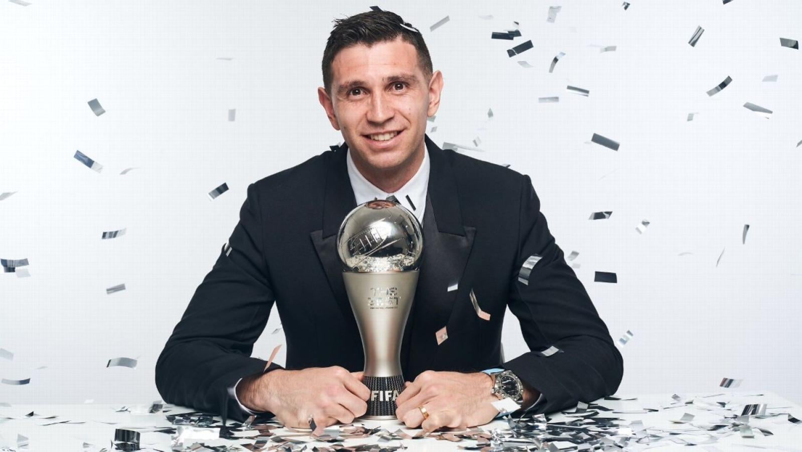 Imagen Dibu Martínez ganó el Premio The Best en 2022 y 2024.