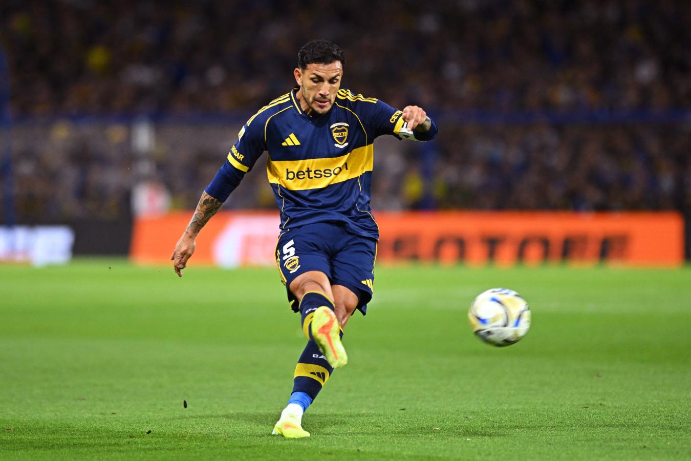 Imagen Paredes volvió a Boca y de inmediato se convirtió en director de orquesta.