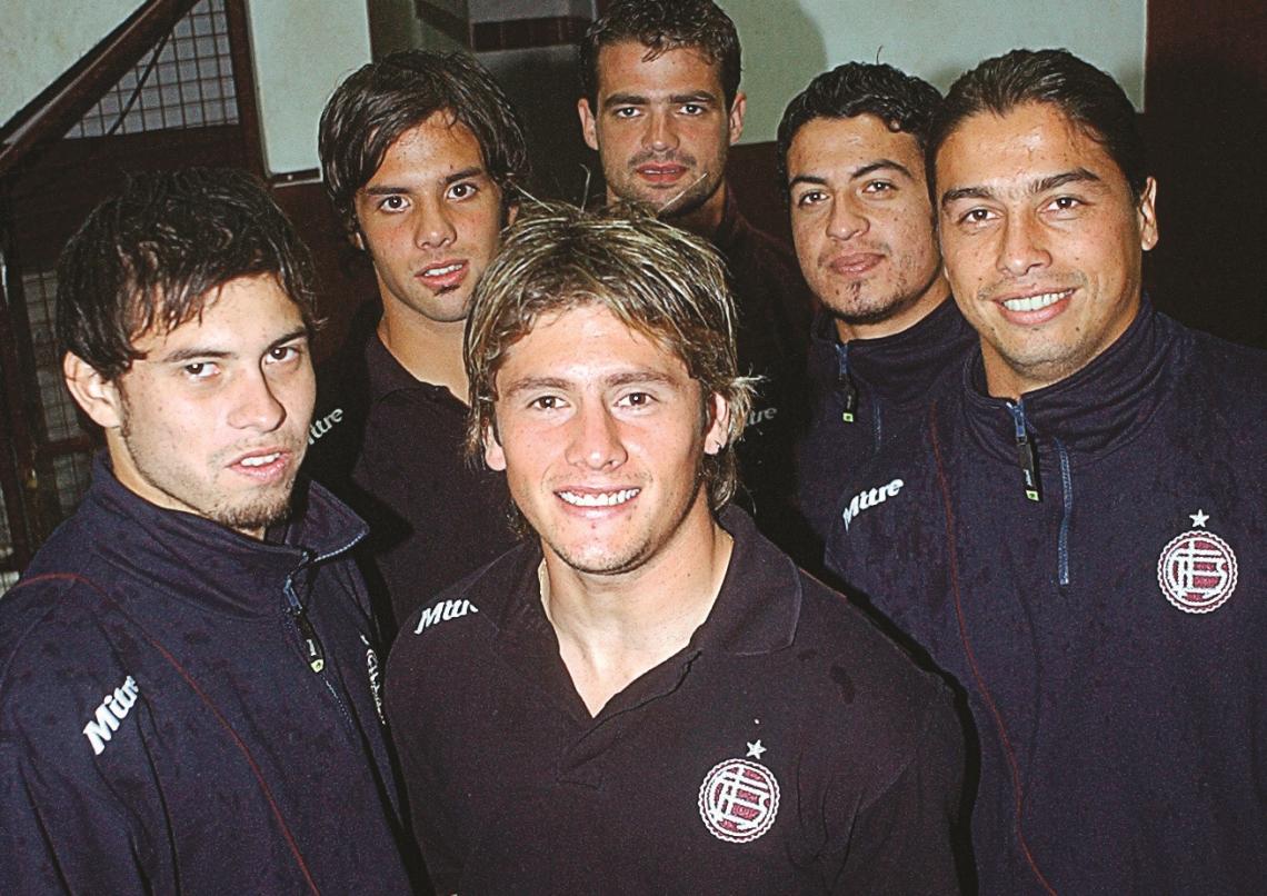 Buena madera. De izquierda a derecha, Biglieri, Lagos, Hoyos, Aguirre, Salomón y el rubio Manicero. Una camada de jóvenes con mucho futuro local e internacional.