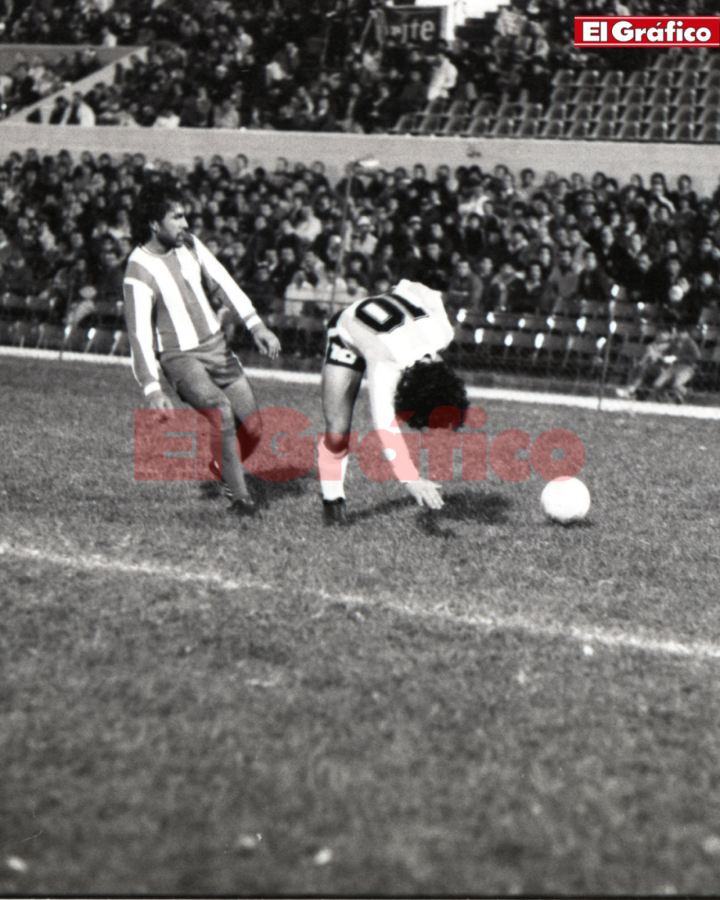 Imagen Una acción del 31 de agosto de 1977: el debut de Diego con la 10 de la Selección