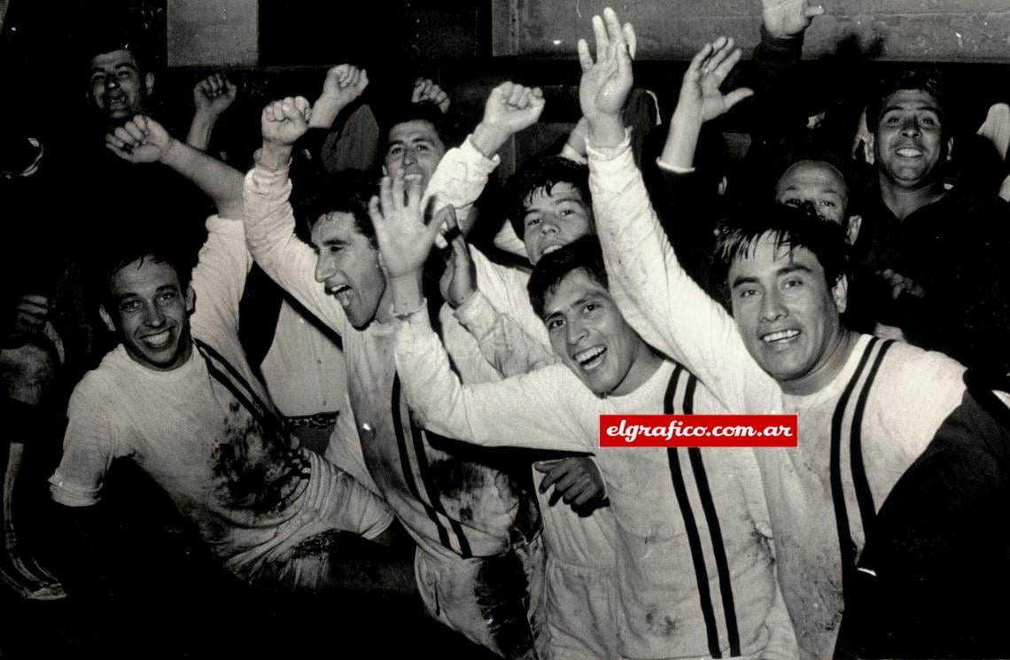 Los santiagueños felices, le ganaron a Boca en la Bombonera, algo histórico.