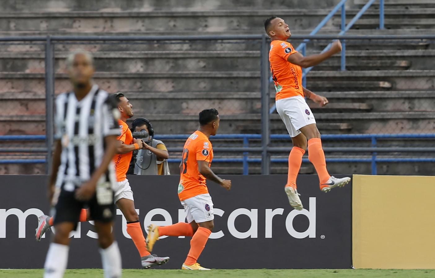 Imagen Luis Adrián Martínez festeja el 1-0 parcial después de una excelente maniobra individual. Foto: Staff Images / CONMEBOL