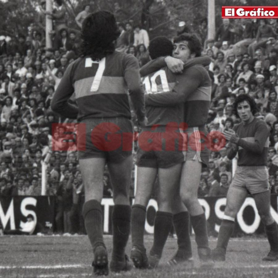 Imagen Festejo de uno de los goles de Boca ante Belgrano (1974)