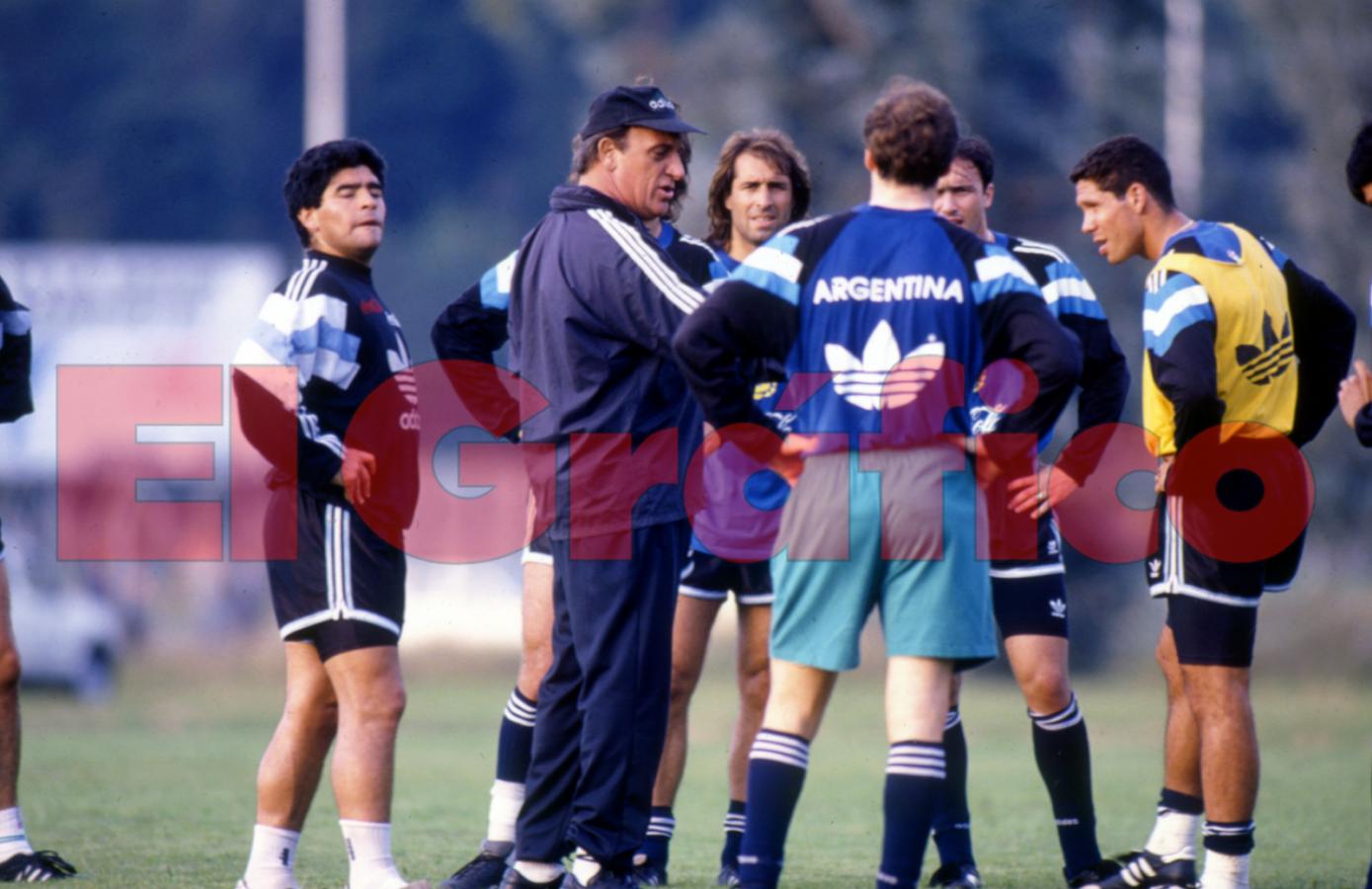 El "Coco" habla, ellos escuchan. Uno de los entrenamientos en USA 1994.
