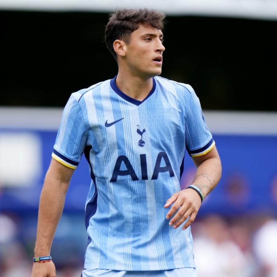 Imagen Véliz retornó a Central a préstamo por un año y sin opción desde Tottenham.