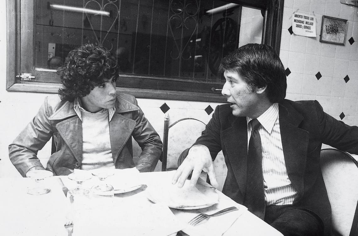Reunión cumbre. En 1978, por iniciativa de El Gráfico, Sívori charló largamente con Maradona.