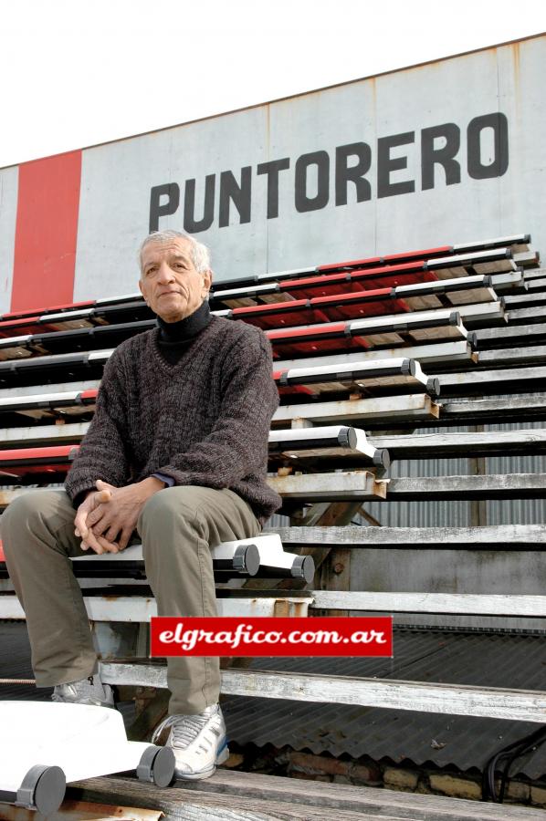 Imagen El incansable mediocampista agradeció la mano que le dio el club en un momento difícil de su vida; antes de Chacarita jugó en Atlanta y en Newell’s.