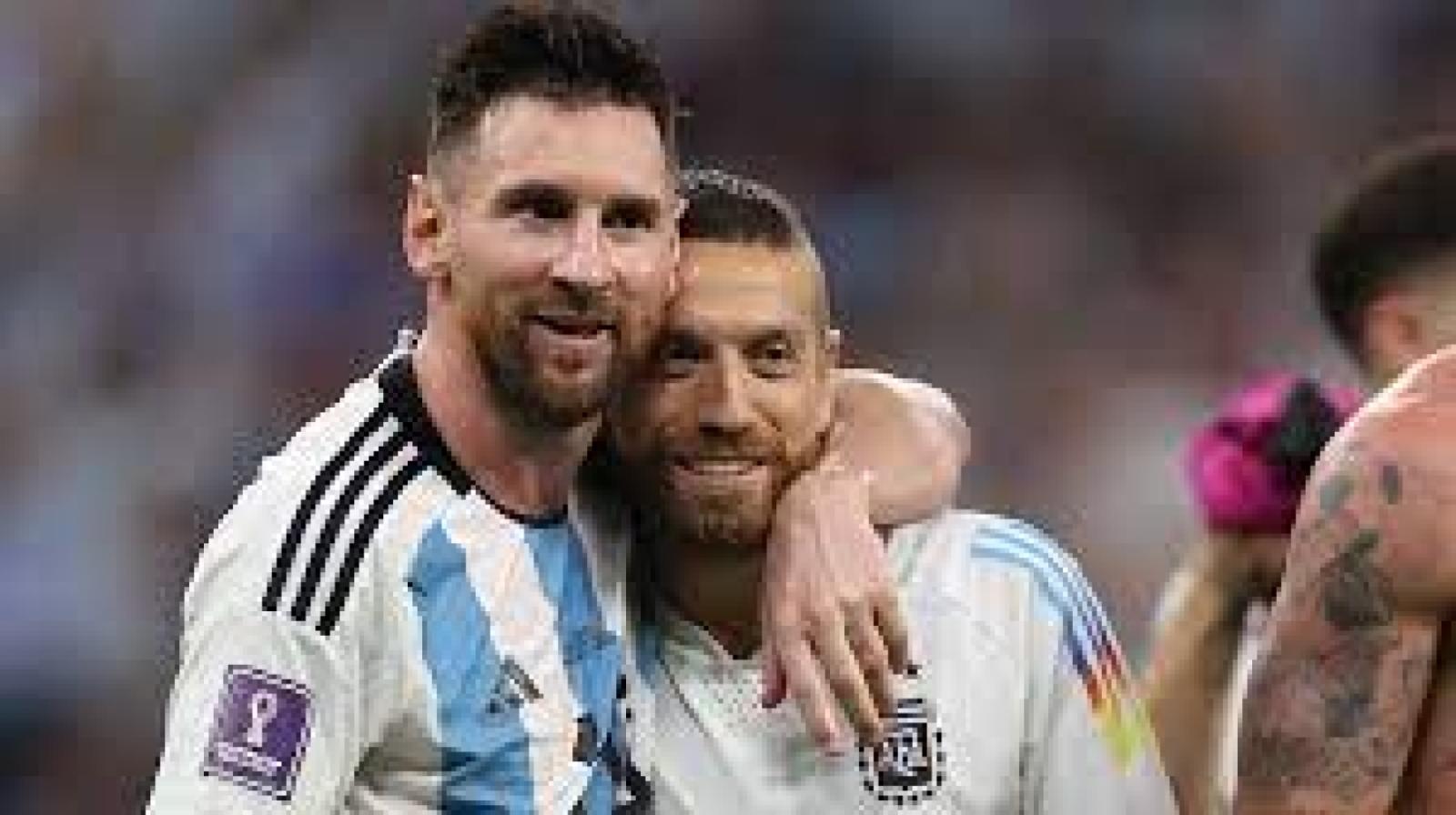 Imagen Otros tiempos: Lionel Messi y Papu Gómez en pleno festejo durante el Mundial.
