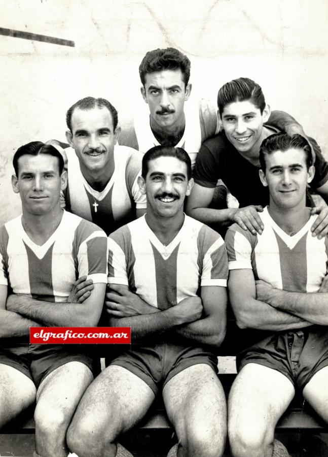 Imagen El team argentino. Fogel, Yebra, Dezorzi, Ricardo, los cuales fueron hasta 1944 de Rosario Central, junto con Perucca y Pontoni, que vestían la camiseta de Newell´s.