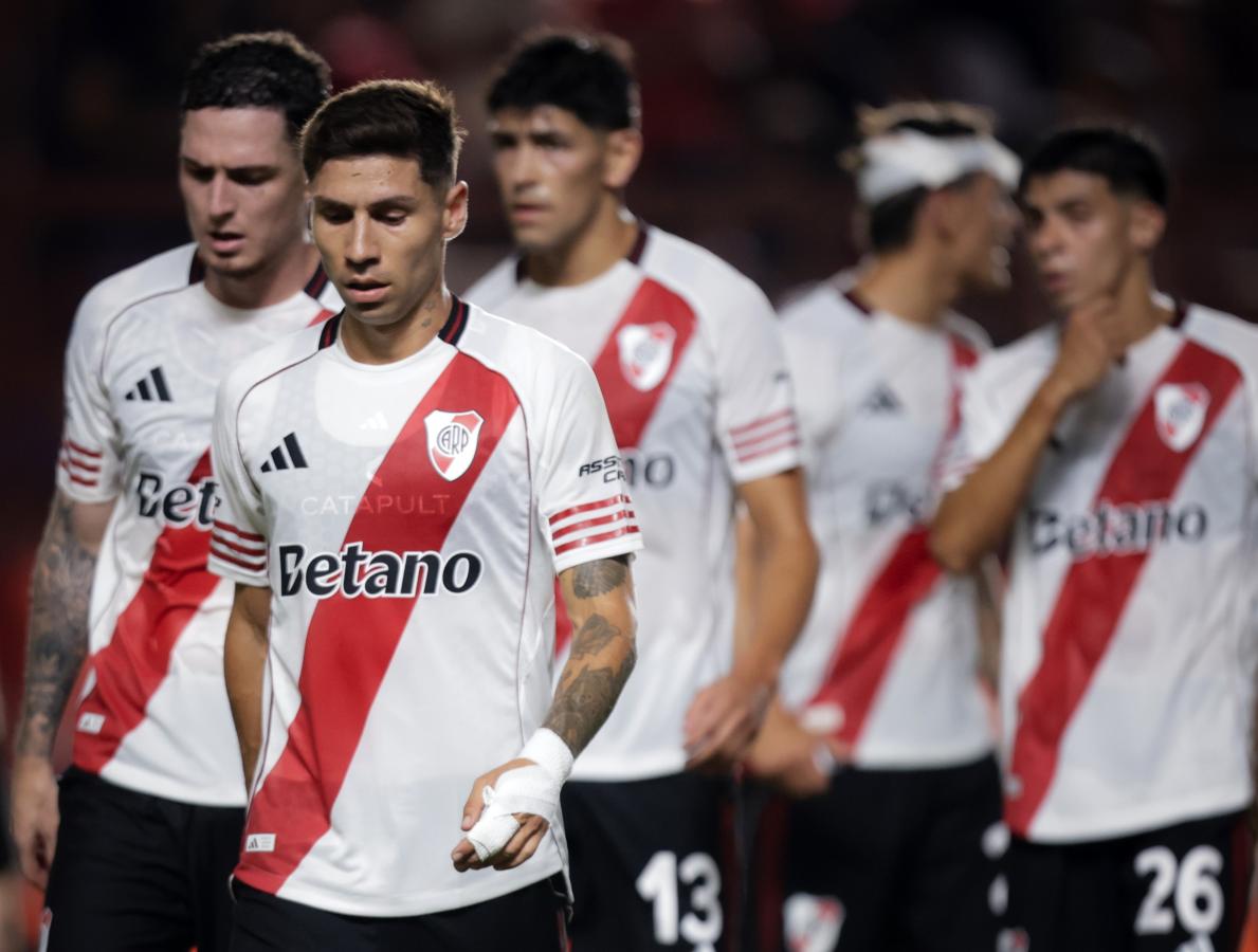 Imagen Caras largas, reproches entre ellos. River no sabe cómo salir de este embrollo. Fotobaires.