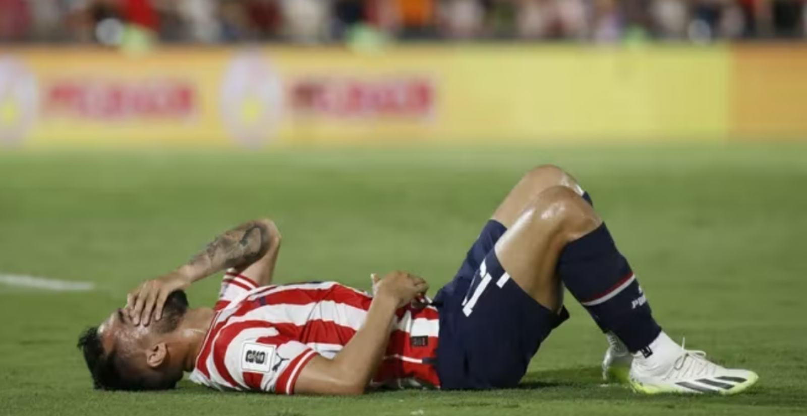 Imagen Alberto Espínola, de Colón, se rompió el ligamento cruzado de la rodilla derecha.