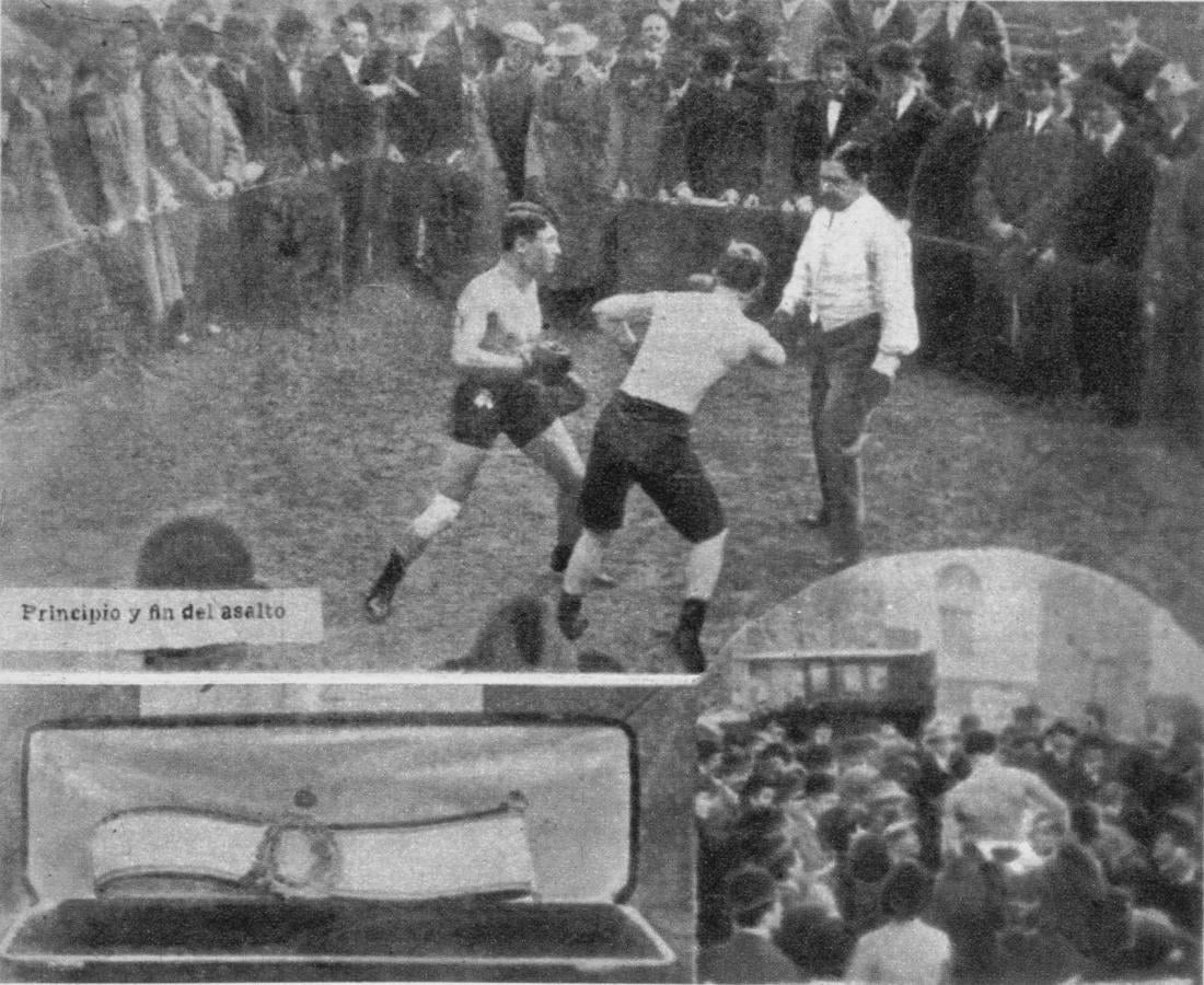 Imagen De un grabado de la época reproducimos estos tres aspectos del match Gould-Maden: el ring, cuyas cuerdas eran sostenidas por los espectadores; el cinturón ganado por el vencedor y éste llevado en andas después del triunfo. 