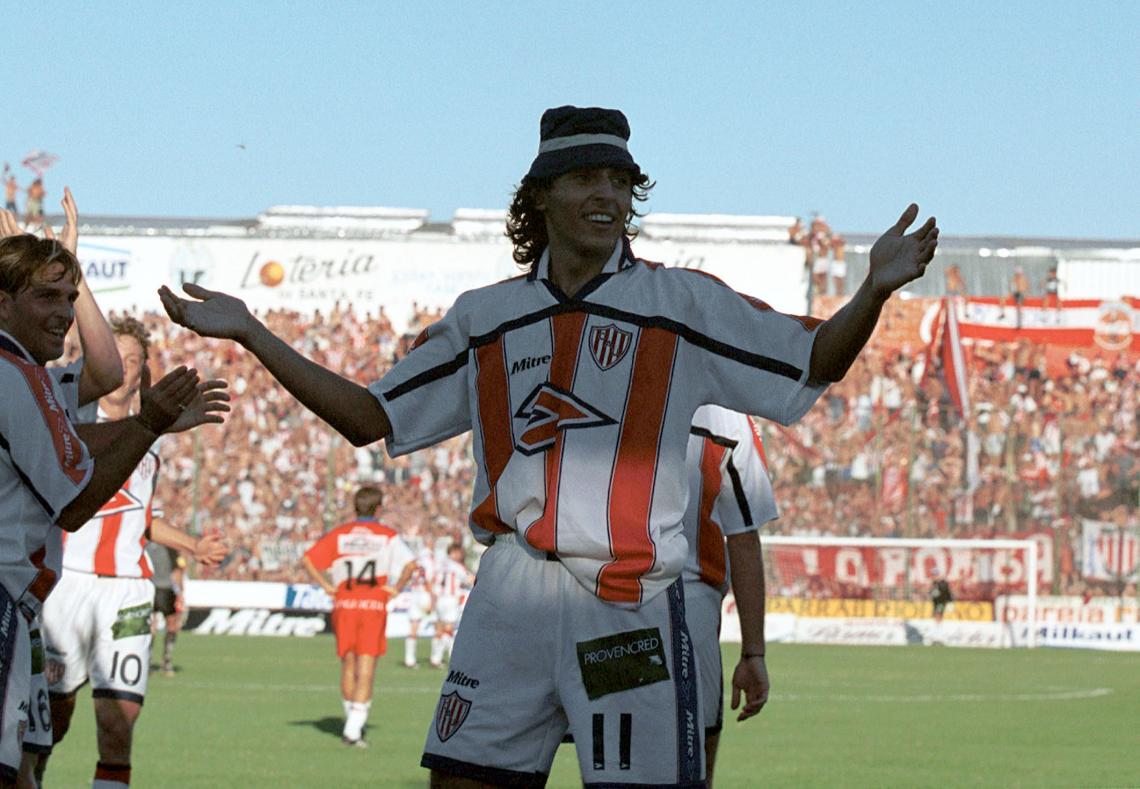 Imagen En el Tatengue jugó entre 1999 y 2001. Disputó 67 partidos y marcó 21 goles.
