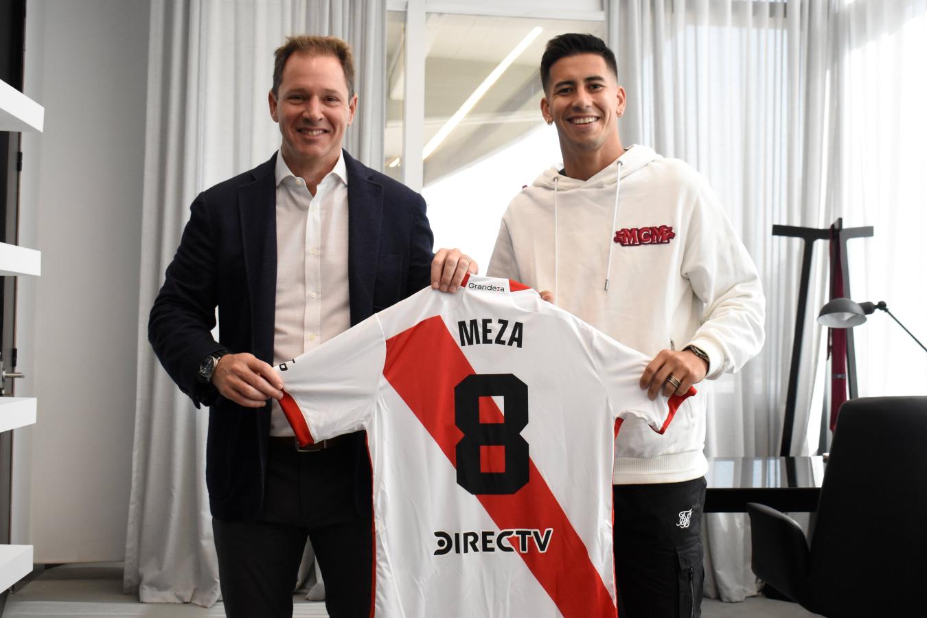 Imagen Tras una larga espera, Meza llegó a River.