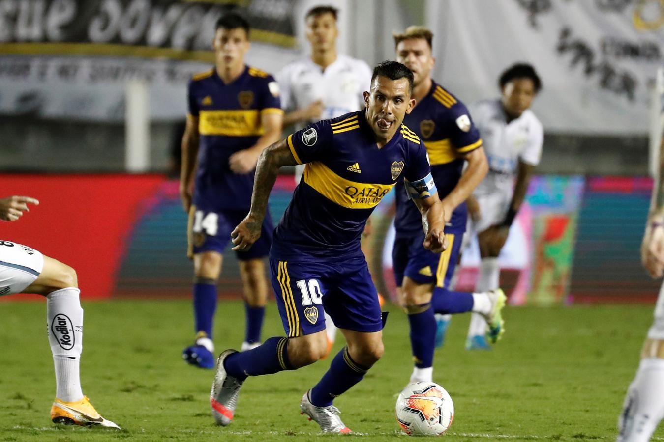 Tevez volvió a sufrir una dura decepción en la Copa Libertadores