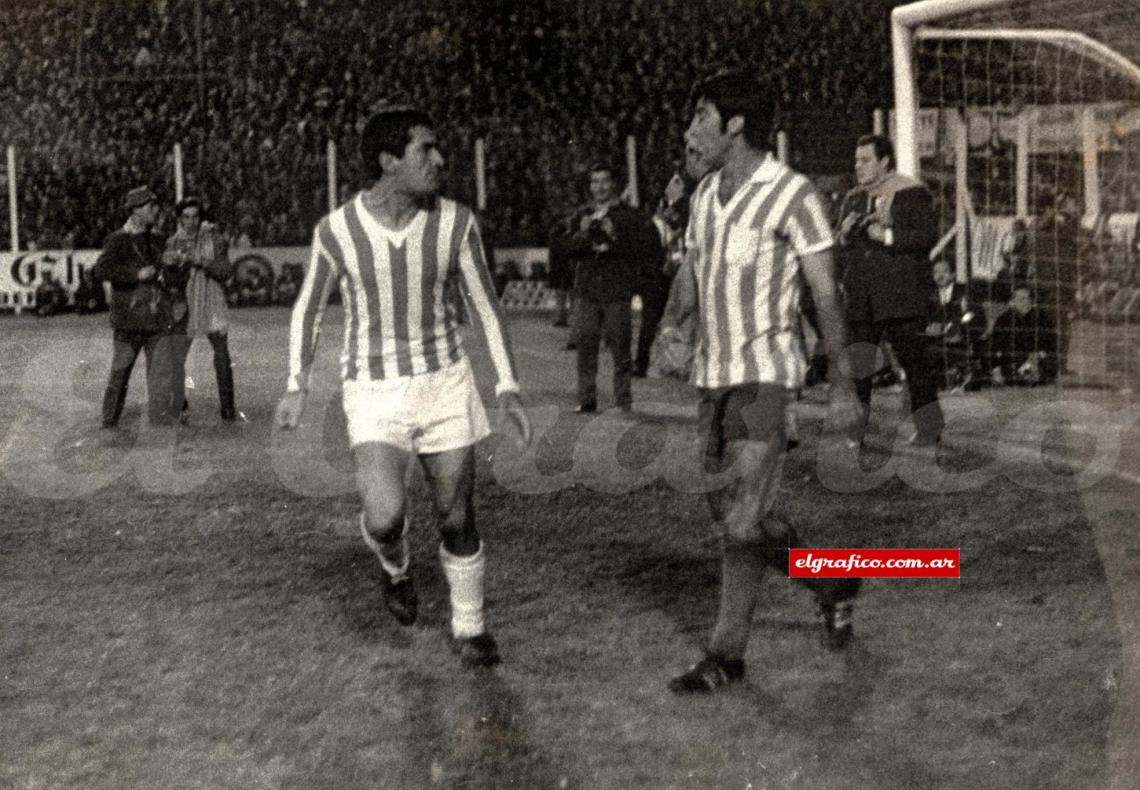 Imagen La Bruja Verón y el Panadero Díaz se dicen de todo. La Copa Libertadores de 1968 fue la primera que ganó Estudiantes.