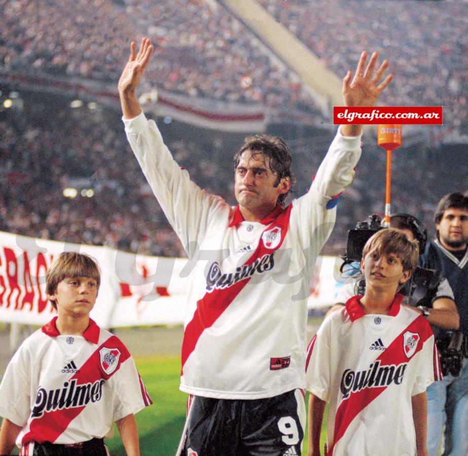Imagen ENZO FRANCESCOLI FUTBOL 1997 / 36 AÑOS