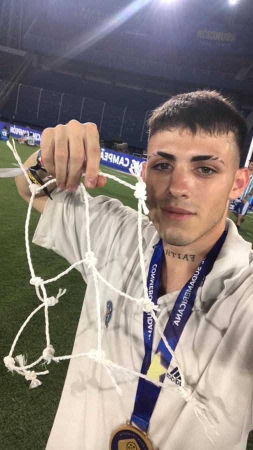 Imagen Alejo Ciganotto, el hincha de Racing que es candidato al Premio The Best a la Afición.