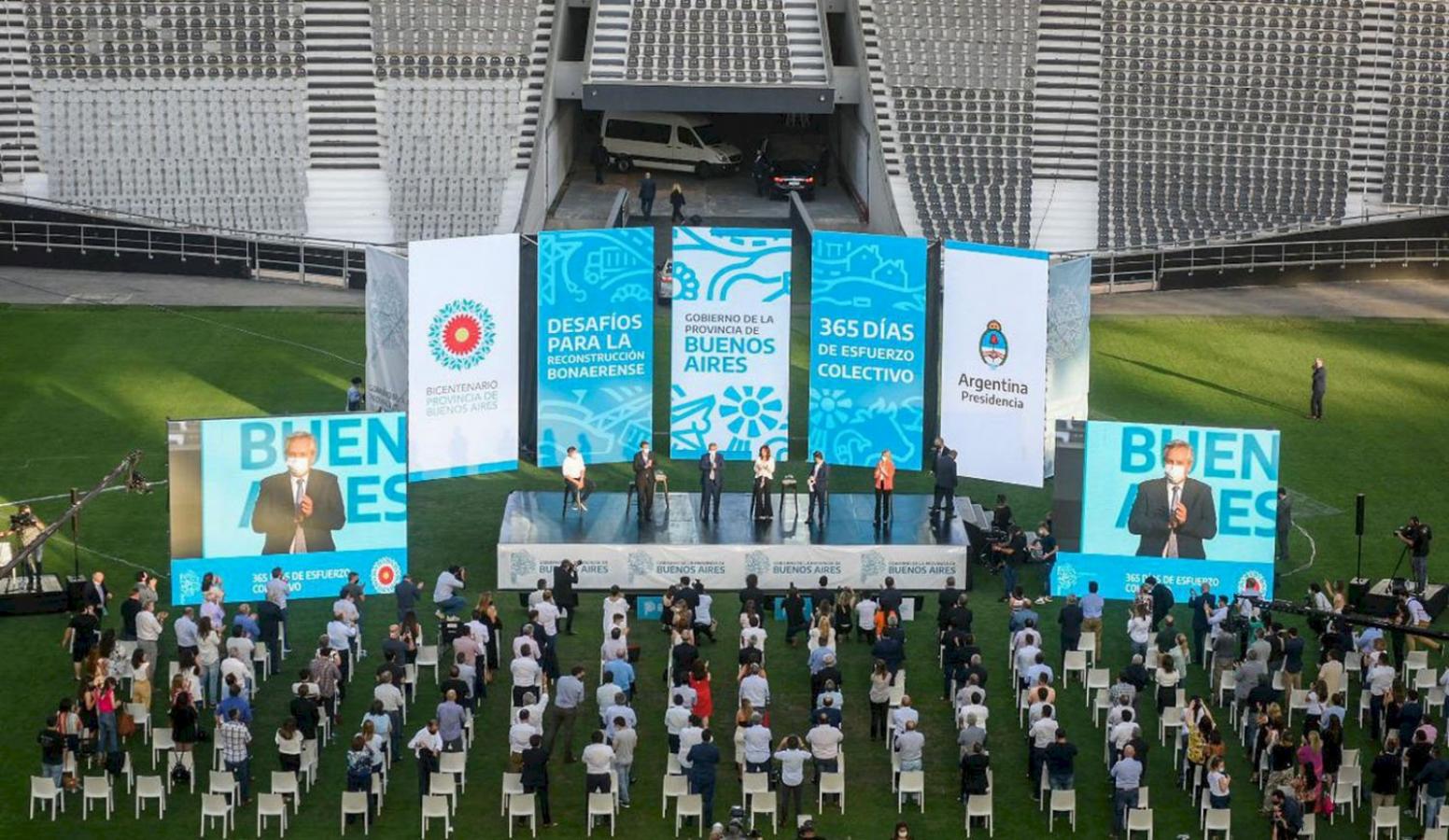 Imagen Alberto Fernández, Cristina Fernández de Kirchner y Axel Kiciloff, en un acto en La Plata